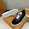 sy_no_40D5B49168FC0390CA611C00AFEA2466_9 Black & Light Grey Embossed Suede Derby Sneakers