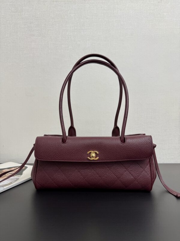 sy_no_41D7E19B8F3EBB4CB6FBCE10B0FE20DF_0 Chanel Caviar Leather Baguette/Bowling Style Shoulder & Handbag
