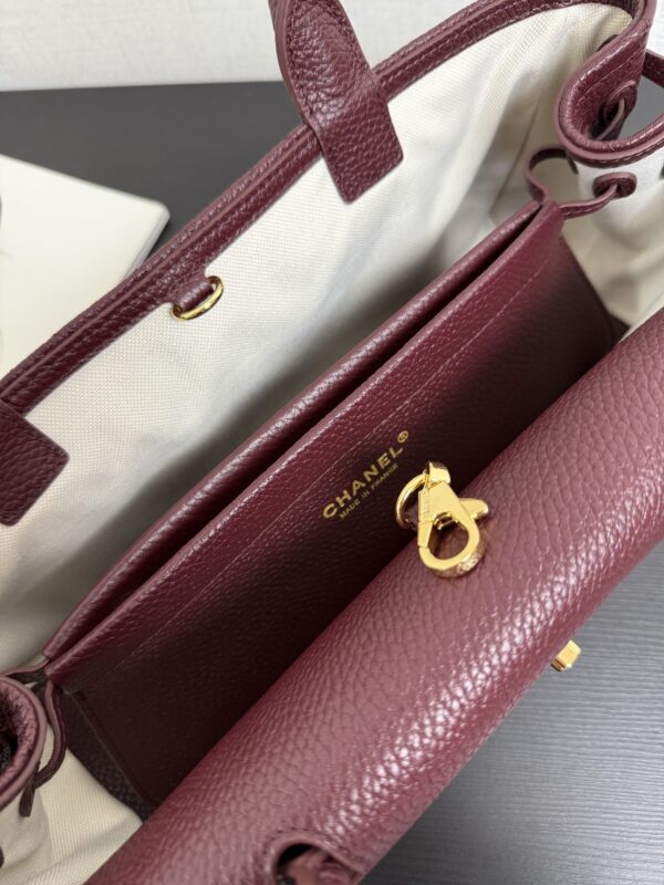 sy_no_41D7E19B8F3EBB4CB6FBCE10B0FE20DF_6 Chanel Caviar Leather Baguette/Bowling Style Shoulder & Handbag