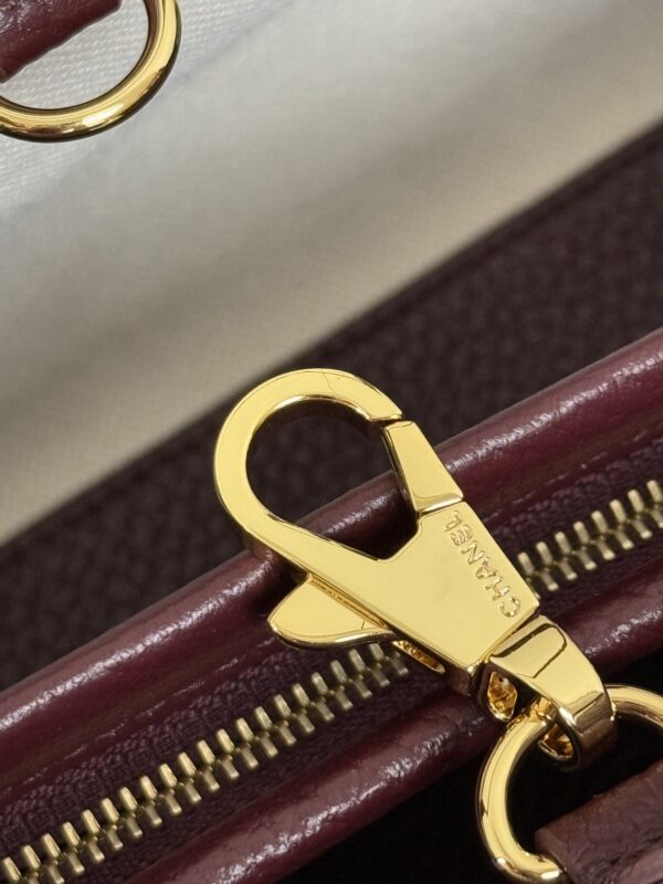 sy_no_41D7E19B8F3EBB4CB6FBCE10B0FE20DF_7 Chanel Caviar Leather Baguette/Bowling Style Shoulder & Handbag