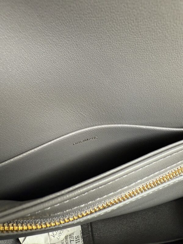 sy_no_434CF0512000E489F2B85447D3A911D3_7 CELINE Teen Triomphe Calfskin Bag