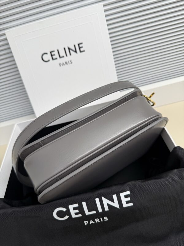 sy_no_434CF0512000E489F2B85447D3A911D3_8 CELINE Teen Triomphe Calfskin Bag