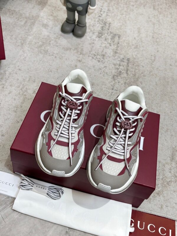 sy_no_43518FD671A4AD207A0A76CABA033507_2 Gucci Tech/Retro Runner Sneaker in Burgundy & Grey – Burgundy / Grey