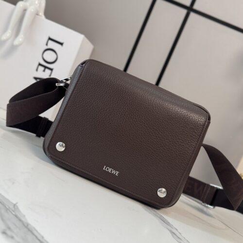sy_no_43DFDA6EA88B4415AD86CCCAD37CE058_0 LOEWE Pebble Messenger Bag Medium – Soft Grained Calfskin