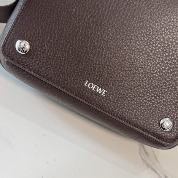 sy_no_43DFDA6EA88B4415AD86CCCAD37CE058_4 LOEWE Pebble Messenger Bag Medium – Soft Grained Calfskin