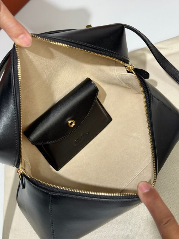 Loro Piana Extra Bag L27 Shoulder Bag – Saddle Leather (Black)