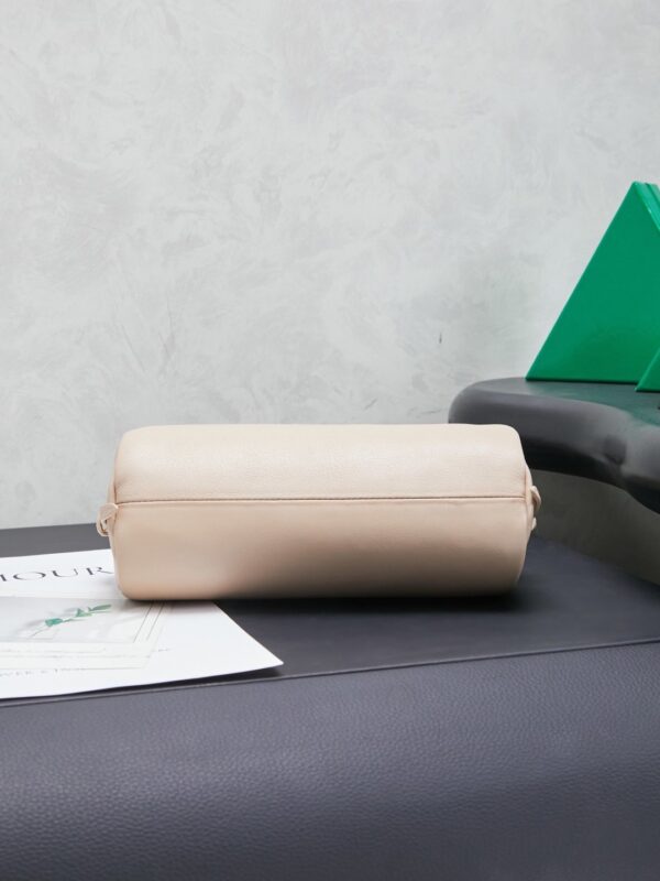 sy_no_44B455B1DF887477BD01847594F773E2_3 Beige Leather Cylindrical Underarm Shoulder Bag