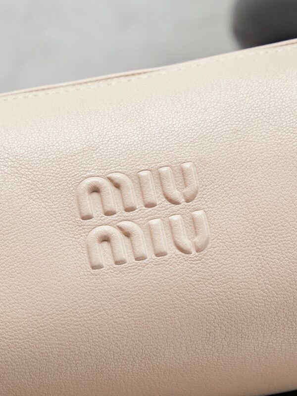 sy_no_44B455B1DF887477BD01847594F773E2_6 Beige Leather Cylindrical Underarm Shoulder Bag