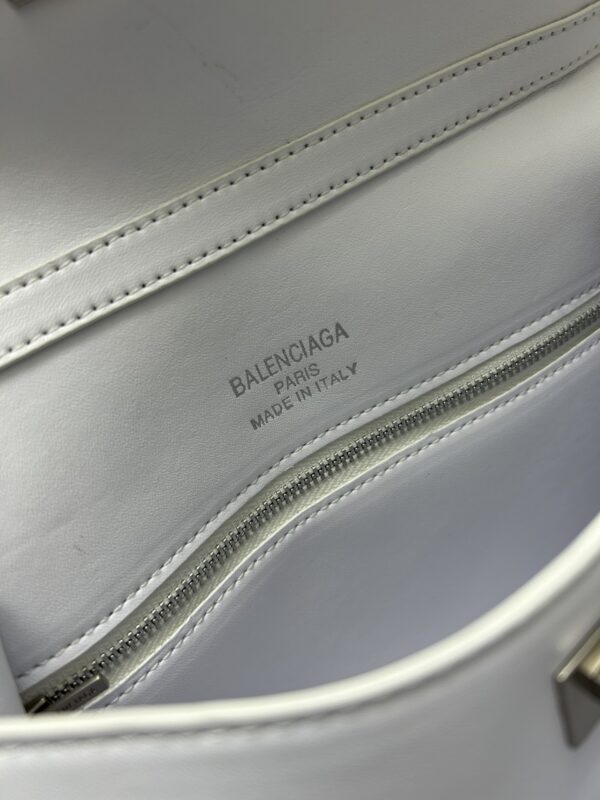 sy_no_452DB2D9C87E53B552148E6E9BD56ED2_8 Balenciaga Rodeo Large Bag – Crocodile-Embossed
