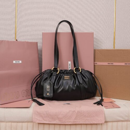 sy_no_45B0FE24C56E0F1B08A2FB3D842061DB_0 Black Archive-Inspired Drawstring Ruched Shoulder / Underarm Bag