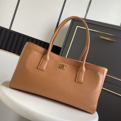 Chanel Cerf Tote – A classic Spring/Summer collection handbag suitable for hand or shoulder carry