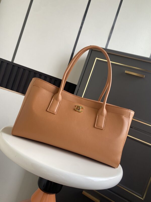 Chanel Cerf Tote – A classic Spring/Summer collection handbag suitable for hand or shoulder carry