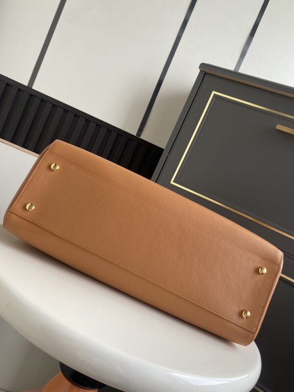 Chanel Cerf Tote – A classic Spring/Summer collection handbag suitable for hand or shoulder carry