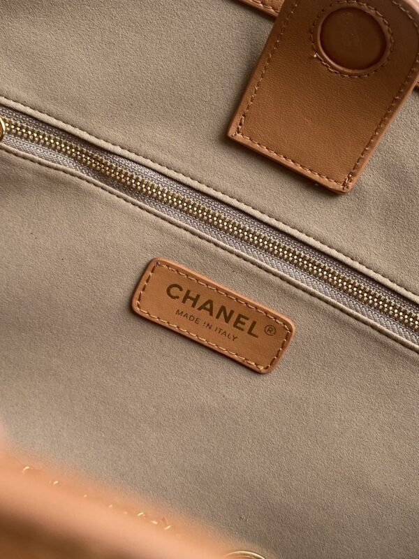 Chanel Cerf Tote – A classic Spring/Summer collection handbag suitable for hand or shoulder carry