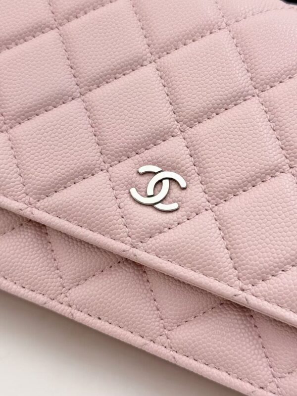 sy_no_463B7AF8FA9301EB621FF862EEC003C3_4 Pink Quilted Textured Calfskin WOC Chain Wallet