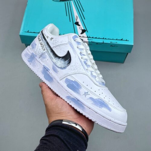 DREAM CURTAIN / UFO Custom Hand-Painted Low-Top Sneakers