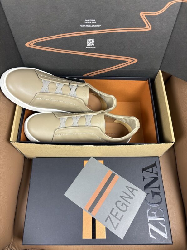 sy_no_4712689B40584CEE87C6C59CE905F8D3_4 Beige & Khaki Smooth Leather Slip-On Sneakers