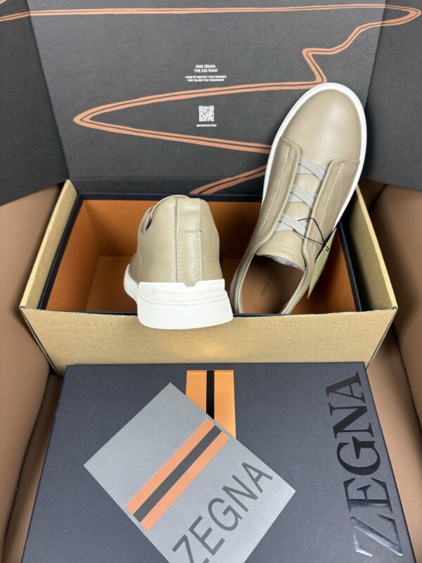 sy_no_4712689B40584CEE87C6C59CE905F8D3_5 Beige & Khaki Smooth Leather Slip-On Sneakers
