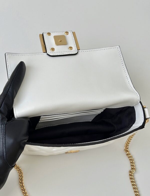 sy_no_475CEB43286112524772B142A75630E8_8 Fendi Flap Crossbody & Top Handle Bag