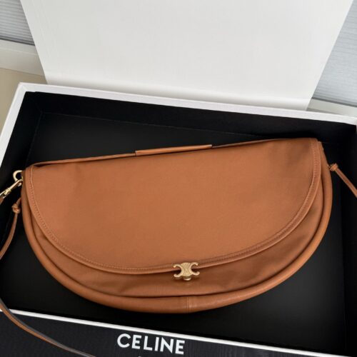 sy_no_476CDF8E3B8F79F6D0C5720A68FB8F2F_0 CELINE Soft Triomphe Half-Moon Bag