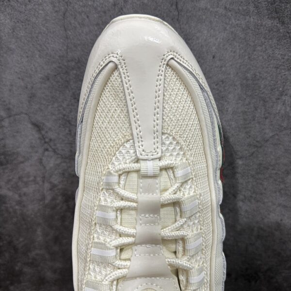 sy_no_47B6997B6A913195BB2FB028F0182B6E_4 Sail / White Air-Cushioned Retro Running Sneakers