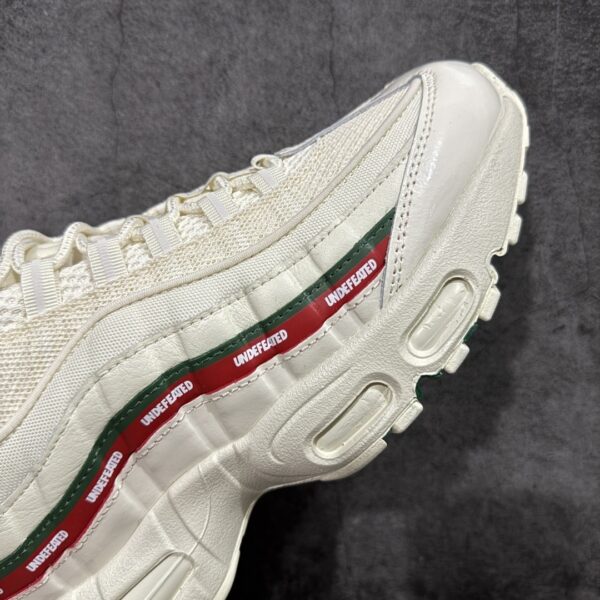 sy_no_47B6997B6A913195BB2FB028F0182B6E_5 Sail / White Air-Cushioned Retro Running Sneakers