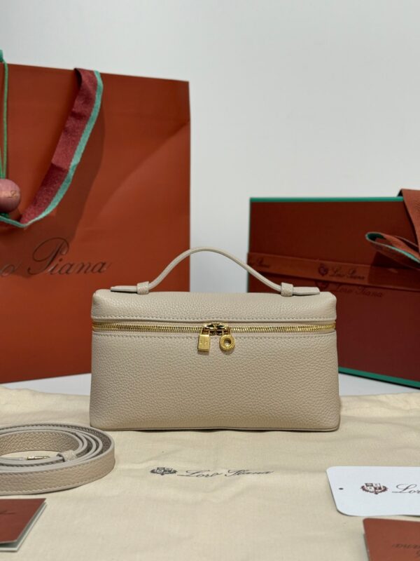 sy_no_4888EF751F713E3B590073F2816AF61C_0 Loro Piana Extra Pocket L19 Bag