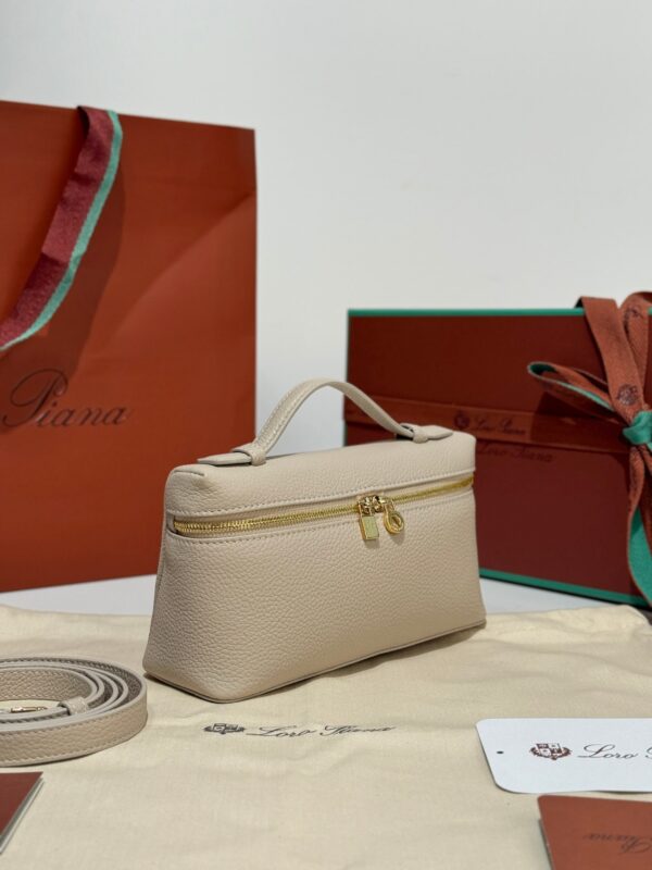 sy_no_4888EF751F713E3B590073F2816AF61C_1 Loro Piana Extra Pocket L19 Bag