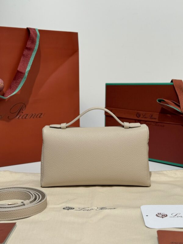 sy_no_4888EF751F713E3B590073F2816AF61C_3 Loro Piana Extra Pocket L19 Bag