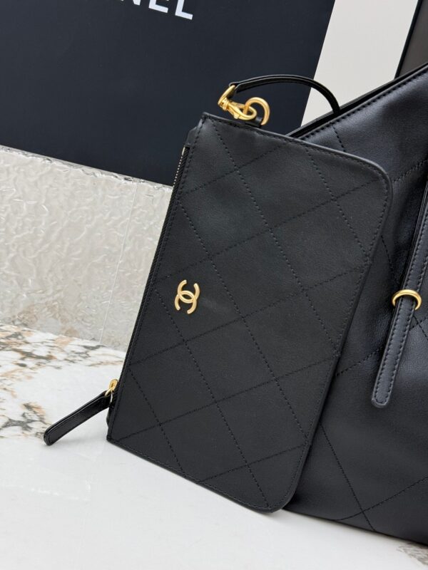 sy_no_490E4F60865F549BD15318A2992C841E_3 Chanel 25S Large Tote Bag – Quilted Calfskin Leather with Gold Hardware