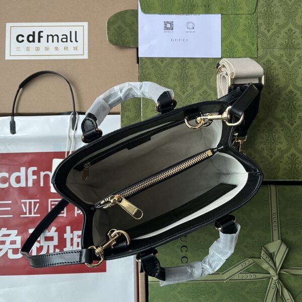 sy_no_498DF85867A4312A6E27C09F484E7C78_2 Gucci Matelassé Leather Shoulder Bag UM8HG 1046 – Black Embossed Leather