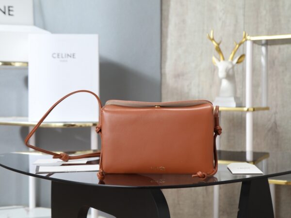 sy_no_49D26D903A4B2EAC7AAE78AF22D9DEDD_0 Trio Flap Mini Bag