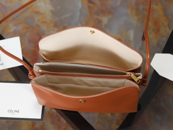 sy_no_49D26D903A4B2EAC7AAE78AF22D9DEDD_8 Trio Flap Mini Bag