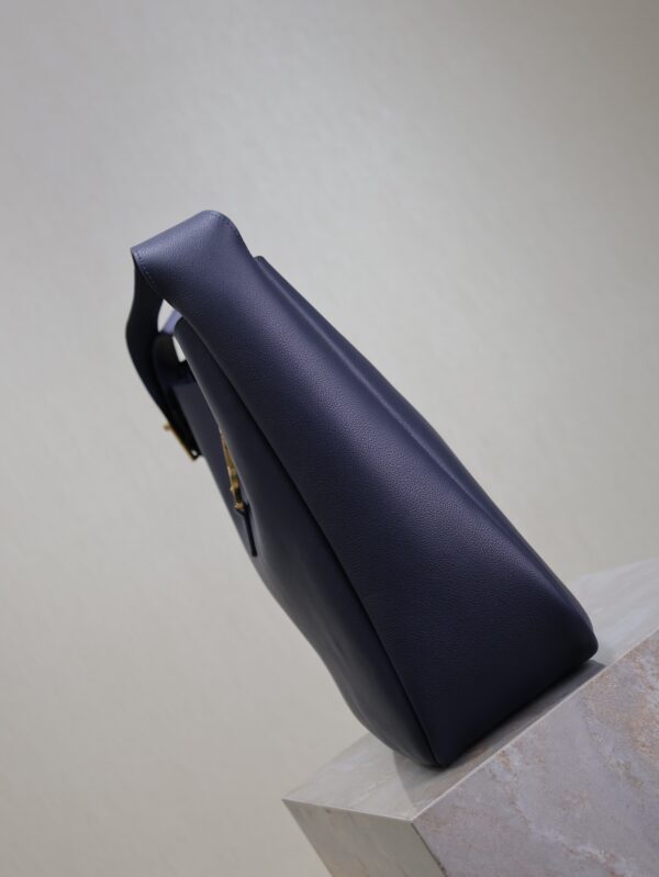 sy_no_4A5C7774E493D4BE77525DF6C7B2A95A_6 YSL Le 5 À 7 Large Hobo Bag – Blue