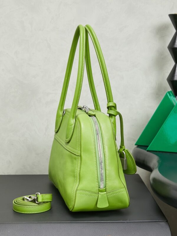 Miu Miu Vivant Medium Lambskin Crossbody/Shoulder/Handbag