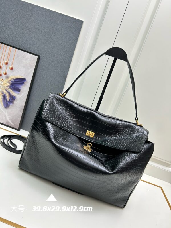 sy_no_4B8C6497E2B83FBD5B3D5138A50E77F8_0 Balenciaga Rodeo Bag – Crocodile-Embossed Finish