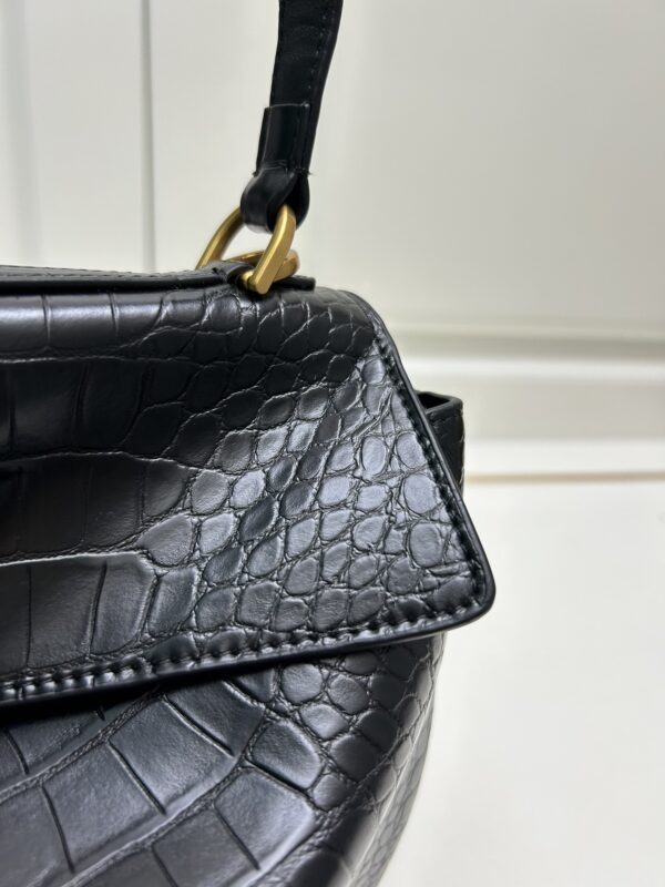 sy_no_4B8C6497E2B83FBD5B3D5138A50E77F8_4 Balenciaga Rodeo Bag – Crocodile-Embossed Finish