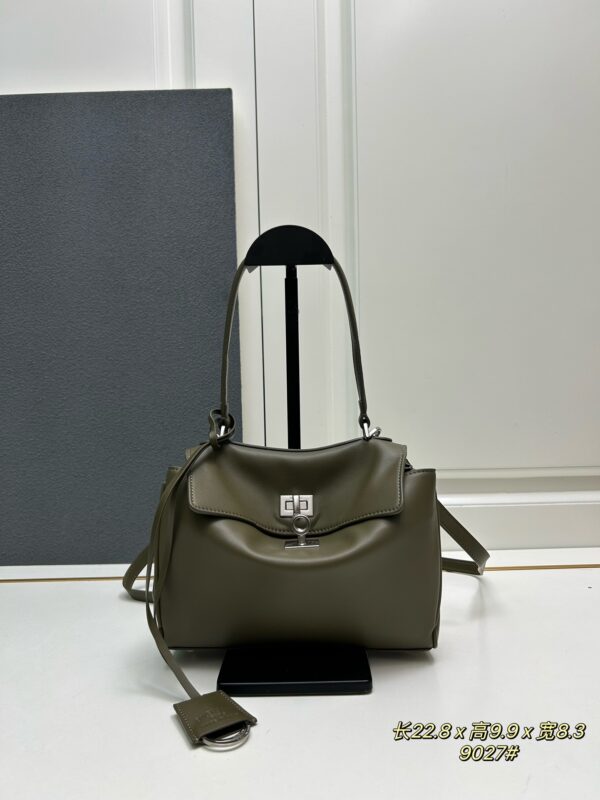 sy_no_4D43CFAEE2DB4AF291825BB3C3B5815F_1 Balenciaga Rodeo Bag