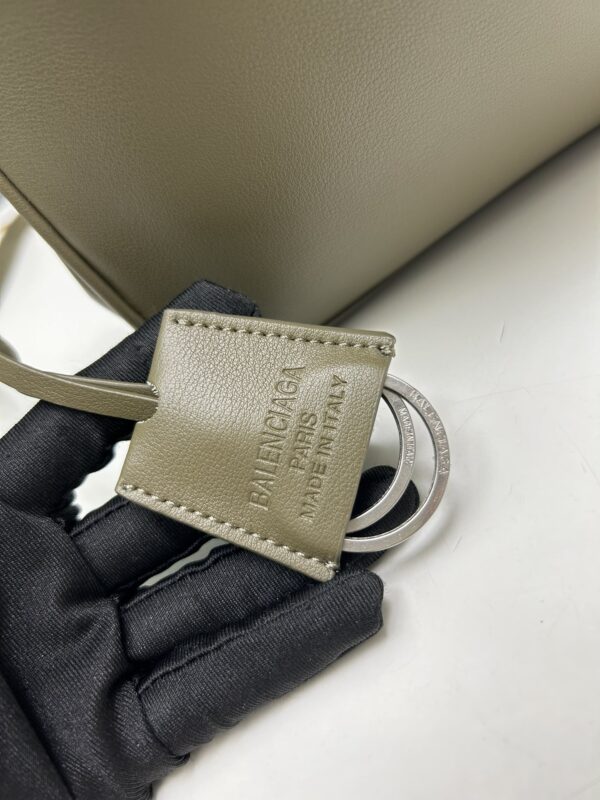 sy_no_4D43CFAEE2DB4AF291825BB3C3B5815F_3 Balenciaga Rodeo Bag