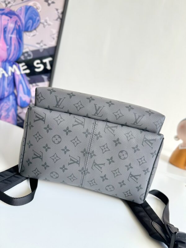 sy_no_4E08EAA7D3089B2680E511697F9949FF_3 Louis Vuitton Discovery PM Backpack – Monogram Eclipse Reverse
