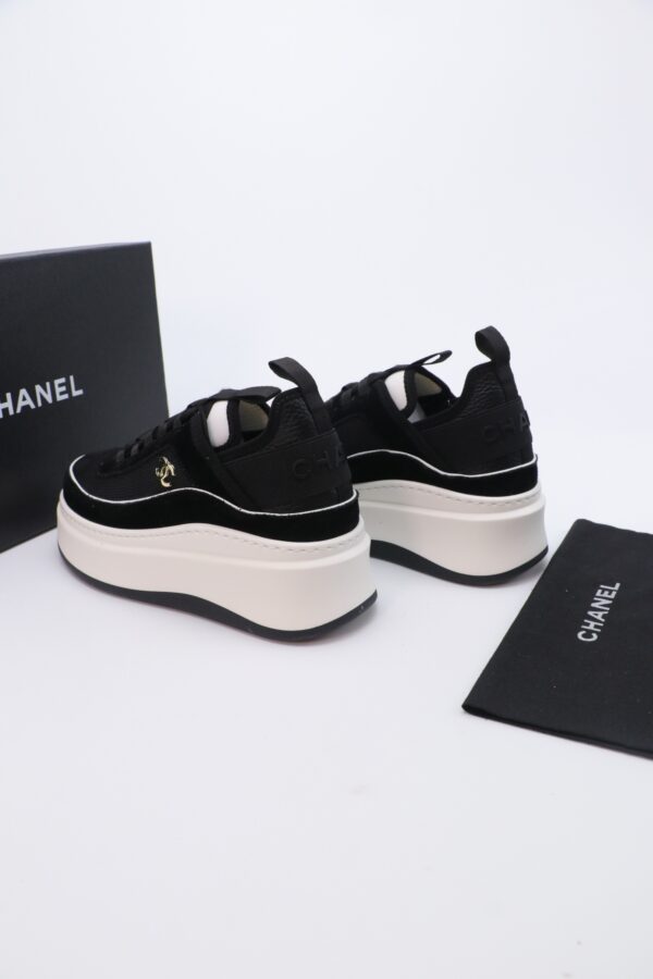 sy_no_4E6246491B256985DDC10C1ECA25172E_1 Black & White Suede Mesh Platform Sneakers