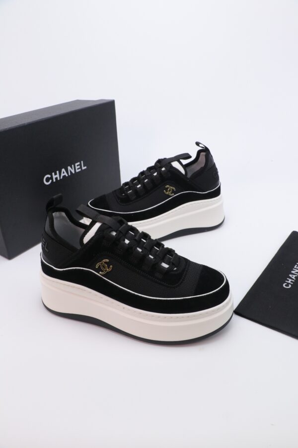 sy_no_4E6246491B256985DDC10C1ECA25172E_4 Black & White Suede Mesh Platform Sneakers