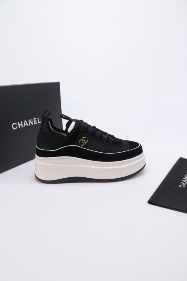 sy_no_4E6246491B256985DDC10C1ECA25172E_6 Black & White Suede Mesh Platform Sneakers