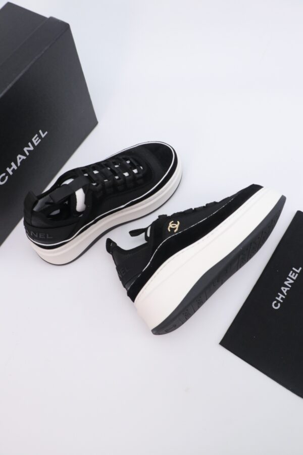 sy_no_4E6246491B256985DDC10C1ECA25172E_7 Black & White Suede Mesh Platform Sneakers