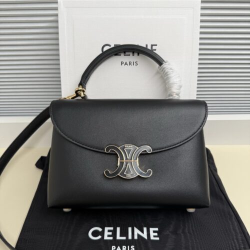 sy_no_4FED9B1754443748D05C3EE9167385D5_0 CELINE Triomphe Kelly Handbag