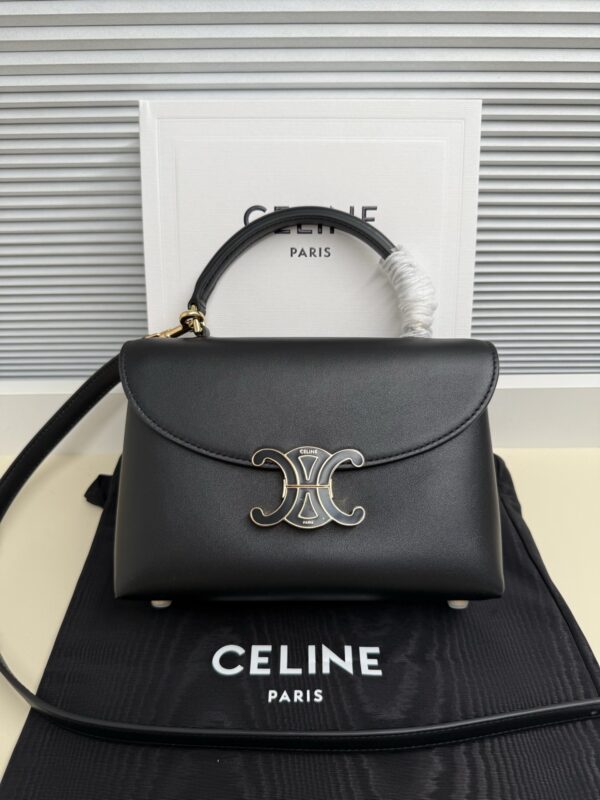 sy_no_4FED9B1754443748D05C3EE9167385D5_0 CELINE Triomphe Kelly Handbag
