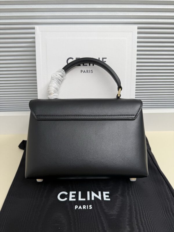 sy_no_4FED9B1754443748D05C3EE9167385D5_1 CELINE Triomphe Kelly Handbag