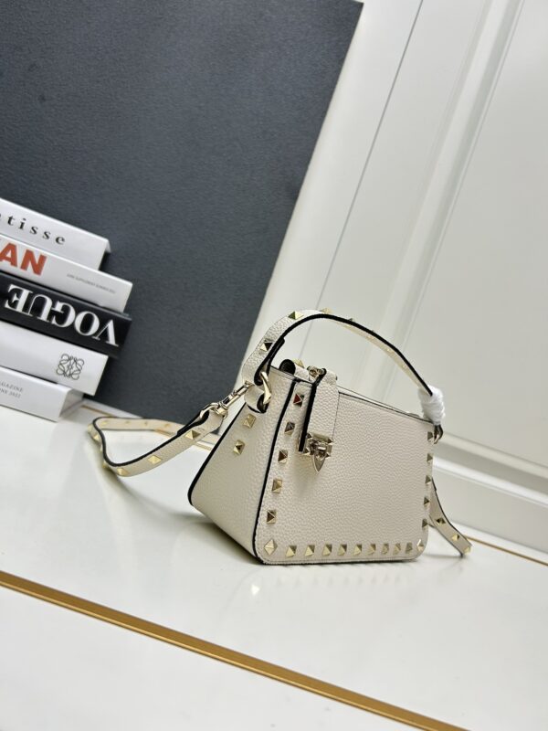 sy_no_4FF1225B6E04C7A86EA0CF1EB734D325_1 Valentino Garavani Rockstud Small Leather Crossbody Bag – White