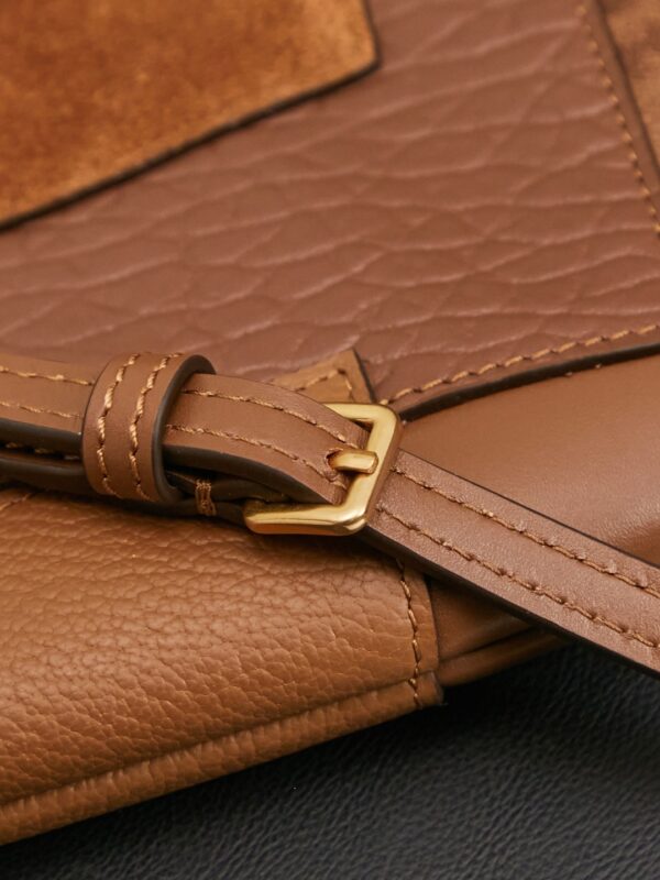 sy_no_50369620960C11FE0DED804EFEA18698_8 Miu Miu Mini Leather Tote Bag