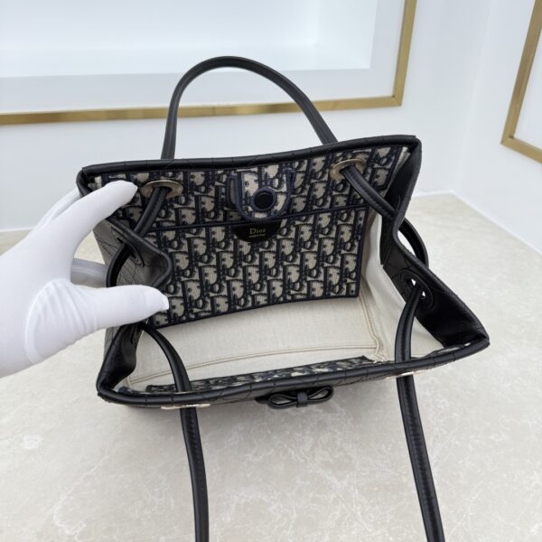 sy_no_50661A607D7D0DD28221A884B22FF1B0_7 Dior Bow Tote Bag – Black Italian Leather